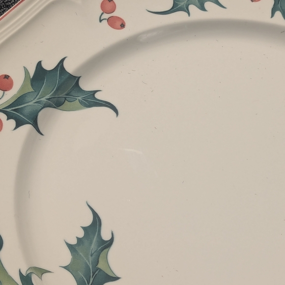 2 Villeroy & Boch Holly Porcelain 12" Dinner Plates - Picture 3 of 4